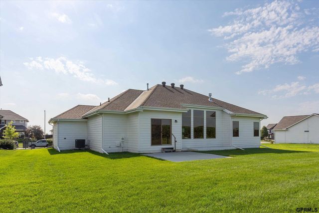 6702 S 200 Avenue, Gretna, NE 68135