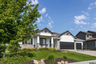 6702 S 200 Avenue, Gretna, NE 68135