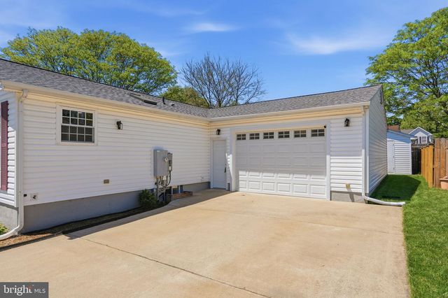 7409 LAKE KATRINE TER, Gaithersburg, MD 20879