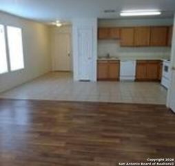 11252 CENTER POINT RD, San Antonio, TX 78233