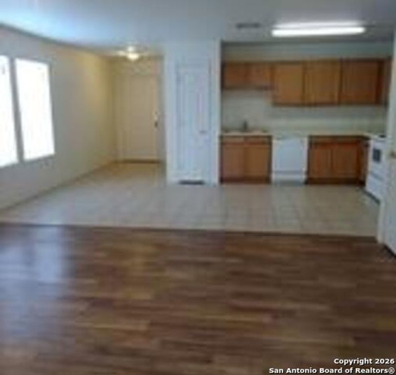 11252 CENTER POINT RD, San Antonio, TX 78233