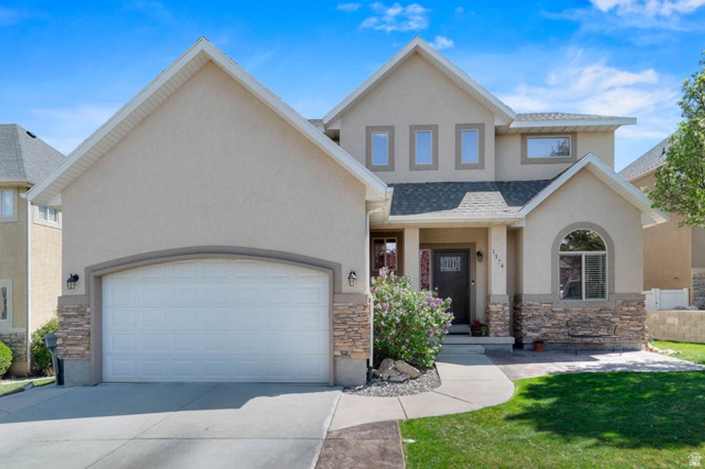 Image 3 of property listing at 1374 S LEA CT, Saratoga Springs, UT 84045