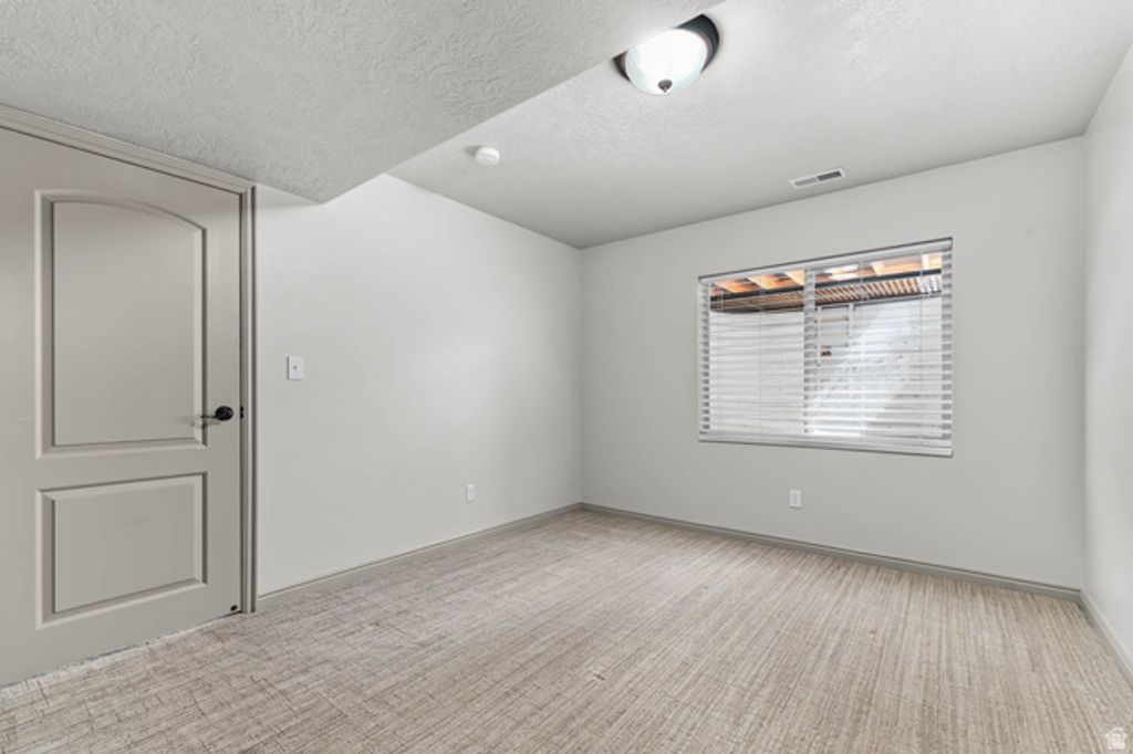 Image 24 of property listing at 1374 S LEA CT, Saratoga Springs, UT 84045