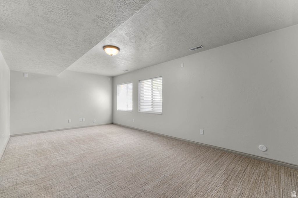 Image 25 of property listing at 1374 S LEA CT, Saratoga Springs, UT 84045