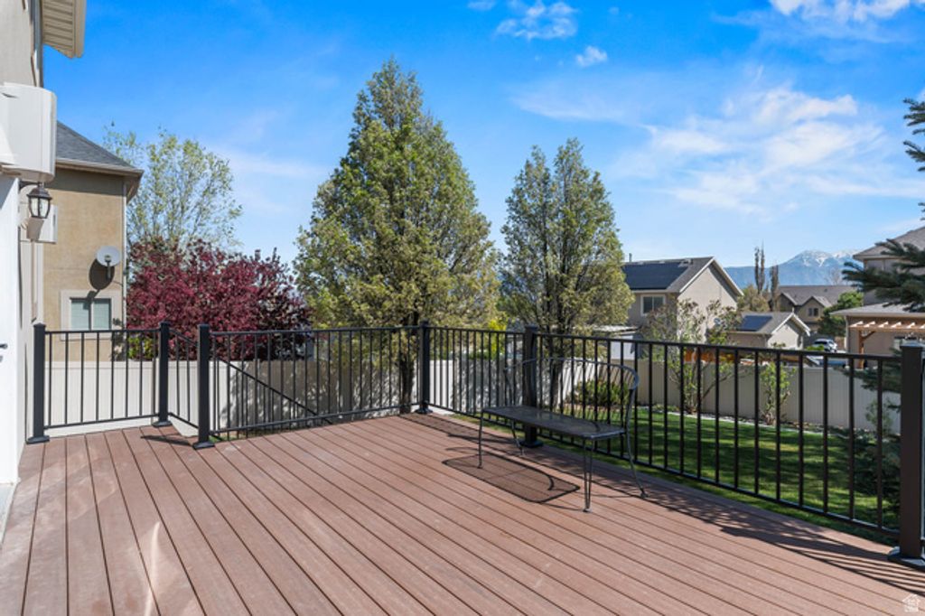 Image 27 of property listing at 1374 S LEA CT, Saratoga Springs, UT 84045