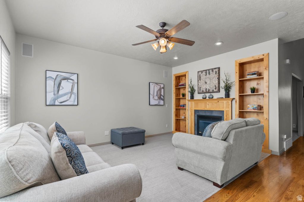 Image 9 of property listing at 1374 S LEA CT, Saratoga Springs, UT 84045