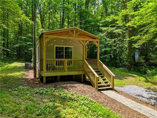 414 Twin Mountain Lake Circle, Talking Rock, GA 30175
