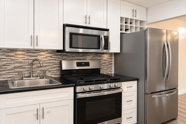 20311 NE 2nd Ave 15, Miami, FL 33179