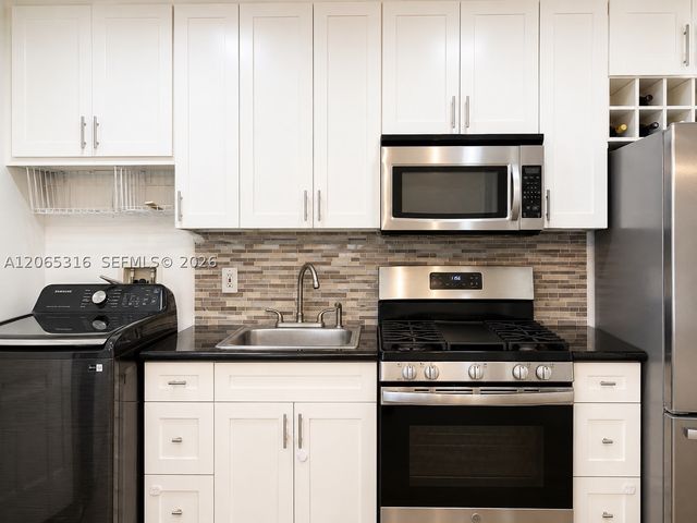 20311 NE 2nd Ave 15, Miami, FL 33179