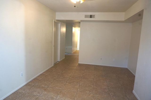 10851 N 65th Avenue, Glendale, AZ 85304