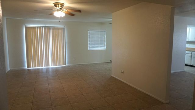 10851 N 65th Avenue, Glendale, AZ 85304
