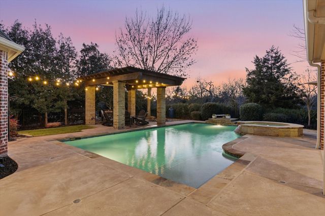 8621 Canyon Crossing, Lantana, TX 76226