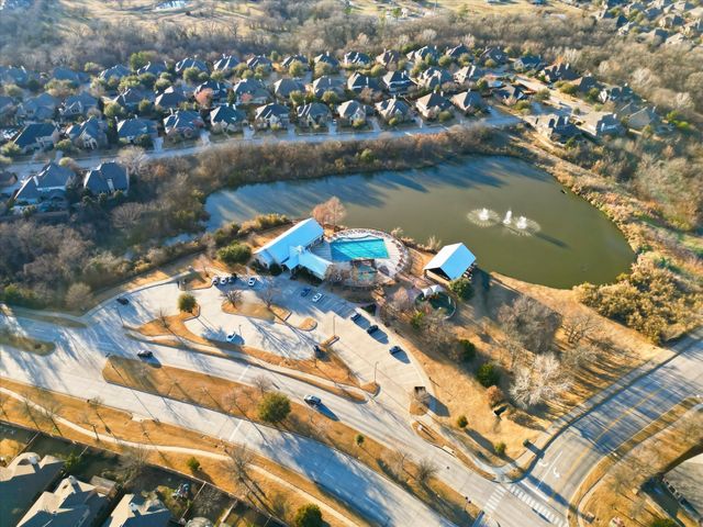 8621 Canyon Crossing, Lantana, TX 76226