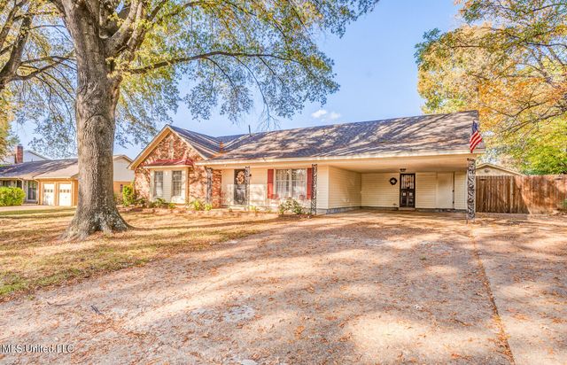 1690 Desoto Cove, Southaven, MS 38671