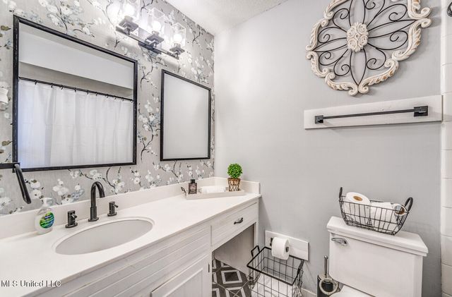 1690 Desoto Cove, Southaven, MS 38671