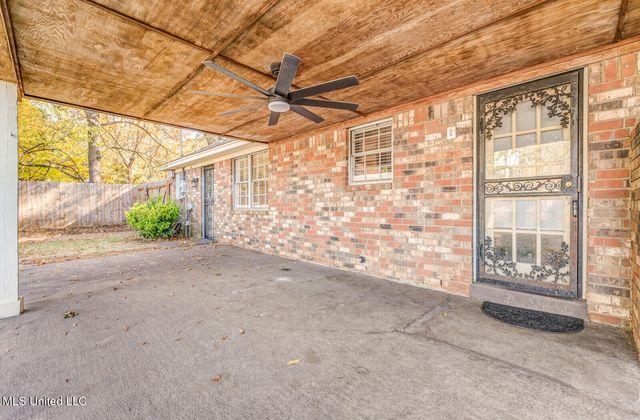 1690 Desoto Cove, Southaven, MS 38671