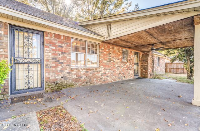 1690 Desoto Cove, Southaven, MS 38671