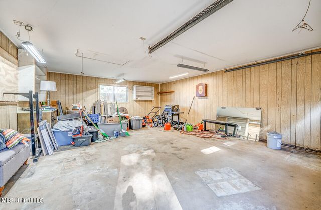 1690 Desoto Cove, Southaven, MS 38671