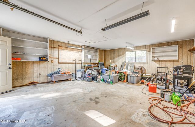 1690 Desoto Cove, Southaven, MS 38671