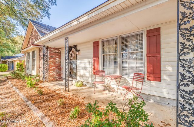 1690 Desoto Cove, Southaven, MS 38671