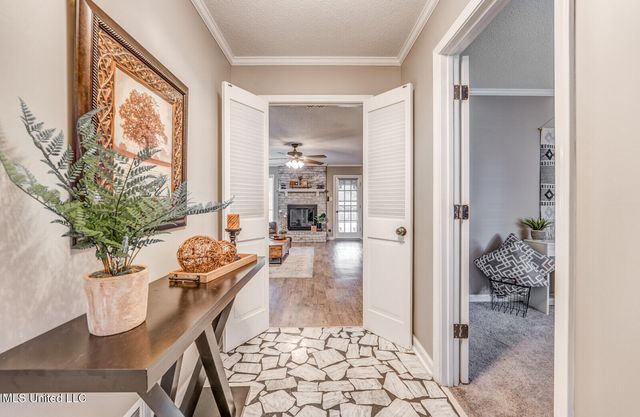 1690 Desoto Cove, Southaven, MS 38671