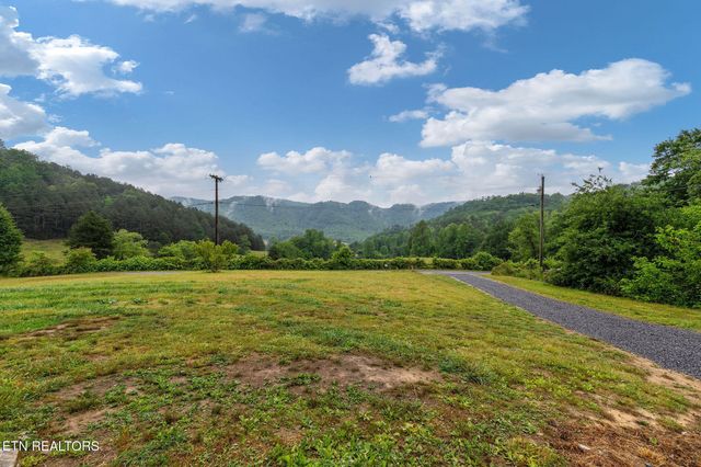 322 New Life Rd, Rogersville, TN 37857