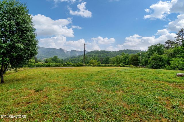 322 New Life Rd, Rogersville, TN 37857