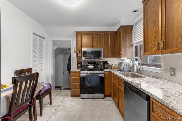 1803 N Rosevere Avenue, Dearborn, MI 48128