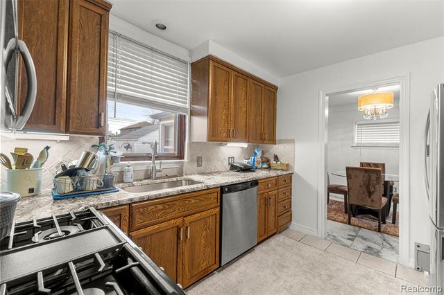 1803 N Rosevere Avenue, Dearborn, MI 48128