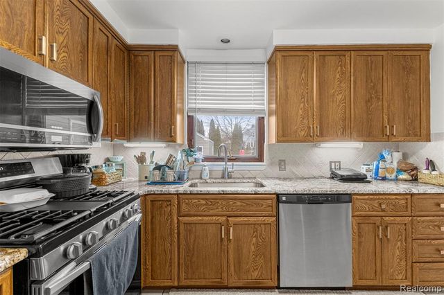 1803 N Rosevere Avenue, Dearborn, MI 48128