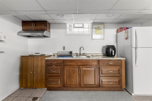 1803 N Rosevere Avenue, Dearborn, MI 48128