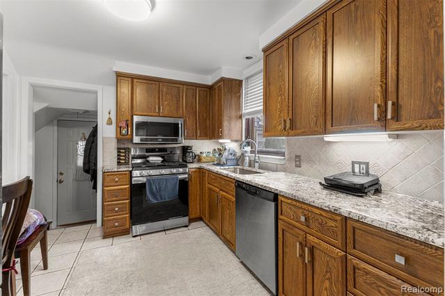 1803 N Rosevere Avenue, Dearborn, MI 48128