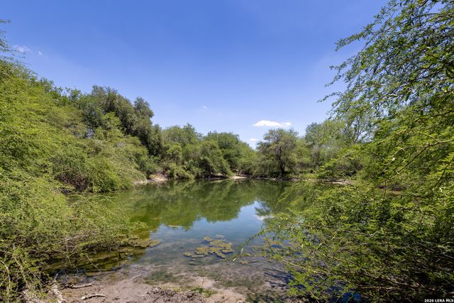 1305 FM 799, George West, TX 78022