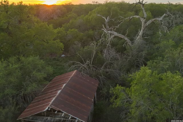 1305 FM 799, George West, TX 78022