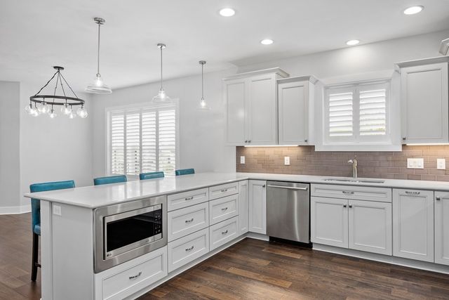 1804 Valencia Dr, Kerrville, TX 78028