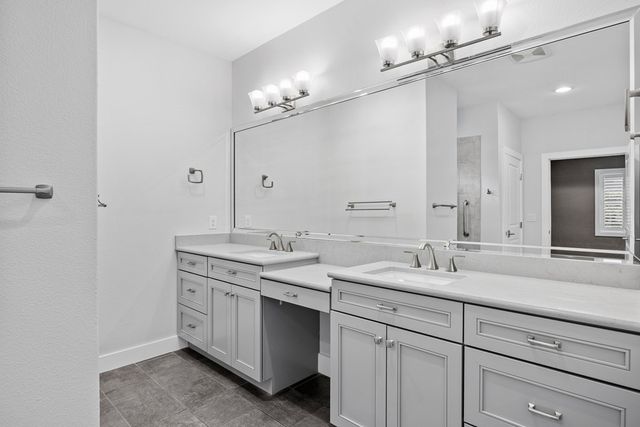 1804 Valencia Dr, Kerrville, TX 78028