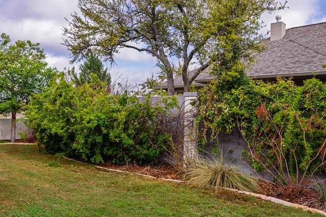 1804 Valencia Dr, Kerrville, TX 78028