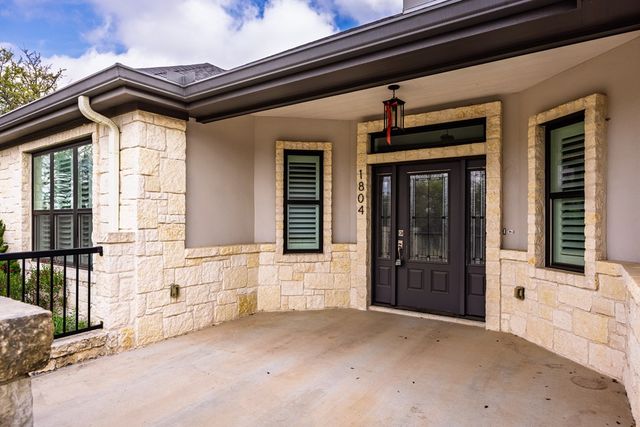 1804 Valencia Dr, Kerrville, TX 78028