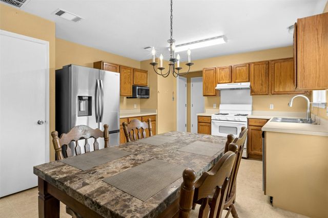 203 Pheasant TRL, Bastrop, TX 78602
