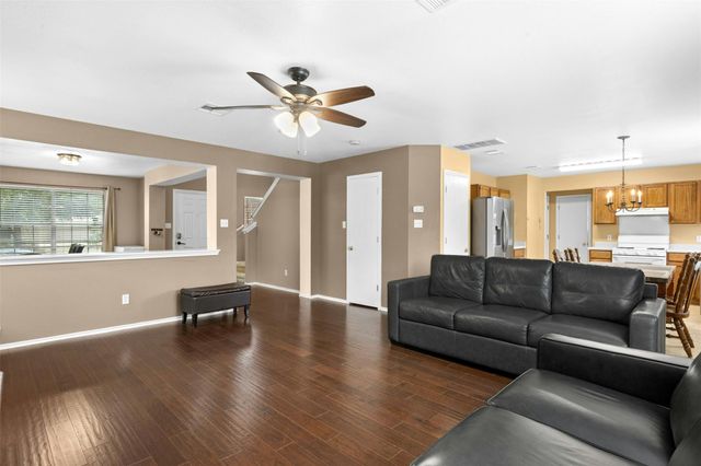 203 Pheasant TRL, Bastrop, TX 78602