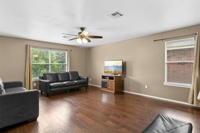 203 Pheasant TRL, Bastrop, TX 78602