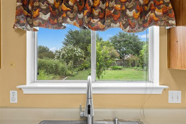 203 Pheasant TRL, Bastrop, TX 78602