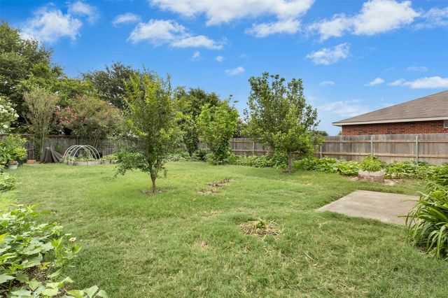 203 Pheasant TRL, Bastrop, TX 78602