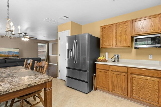 203 Pheasant TRL, Bastrop, TX 78602