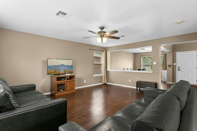 203 Pheasant TRL, Bastrop, TX 78602