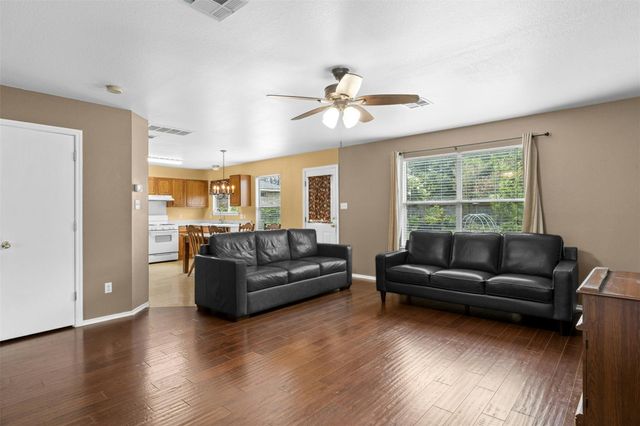 203 Pheasant TRL, Bastrop, TX 78602