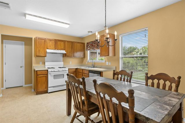 203 Pheasant TRL, Bastrop, TX 78602