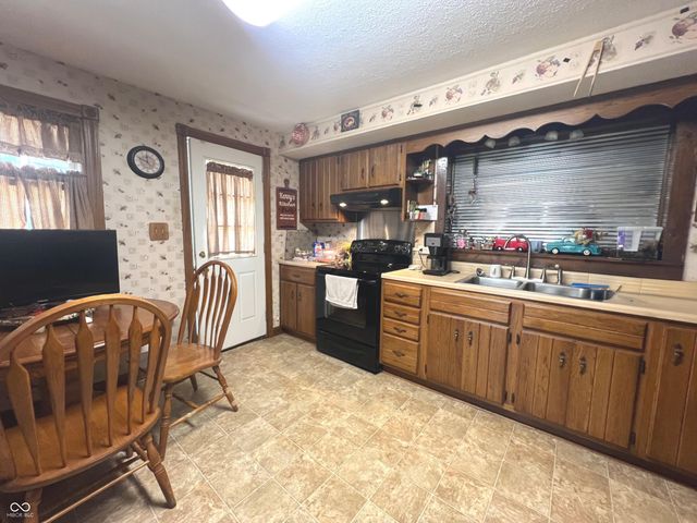 990 N 400 W, Bargersville, IN 46106