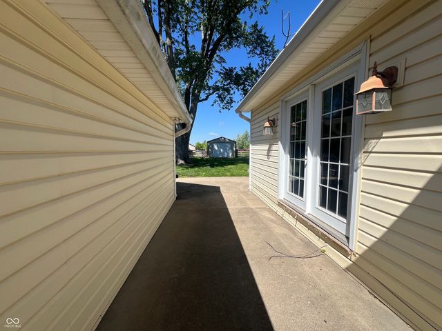 990 N 400 W, Bargersville, IN 46106