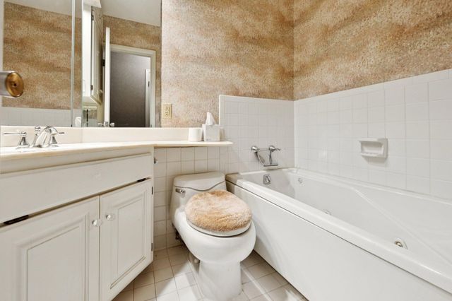 803 OAK PARK Road, Council Bluffs, IA 51503